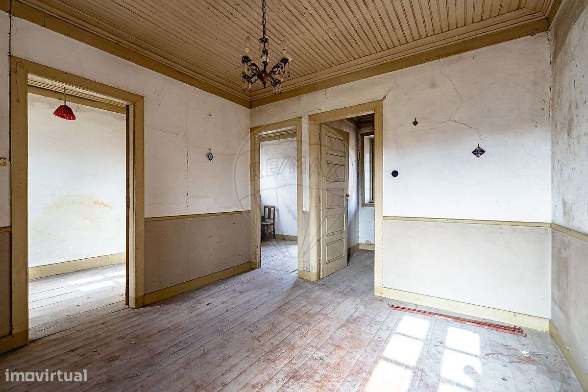 Moradia T4 para venda-5