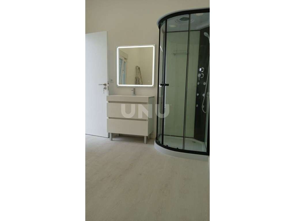 Loja com terraço transformada em habitação - Grande imagem: 5/10