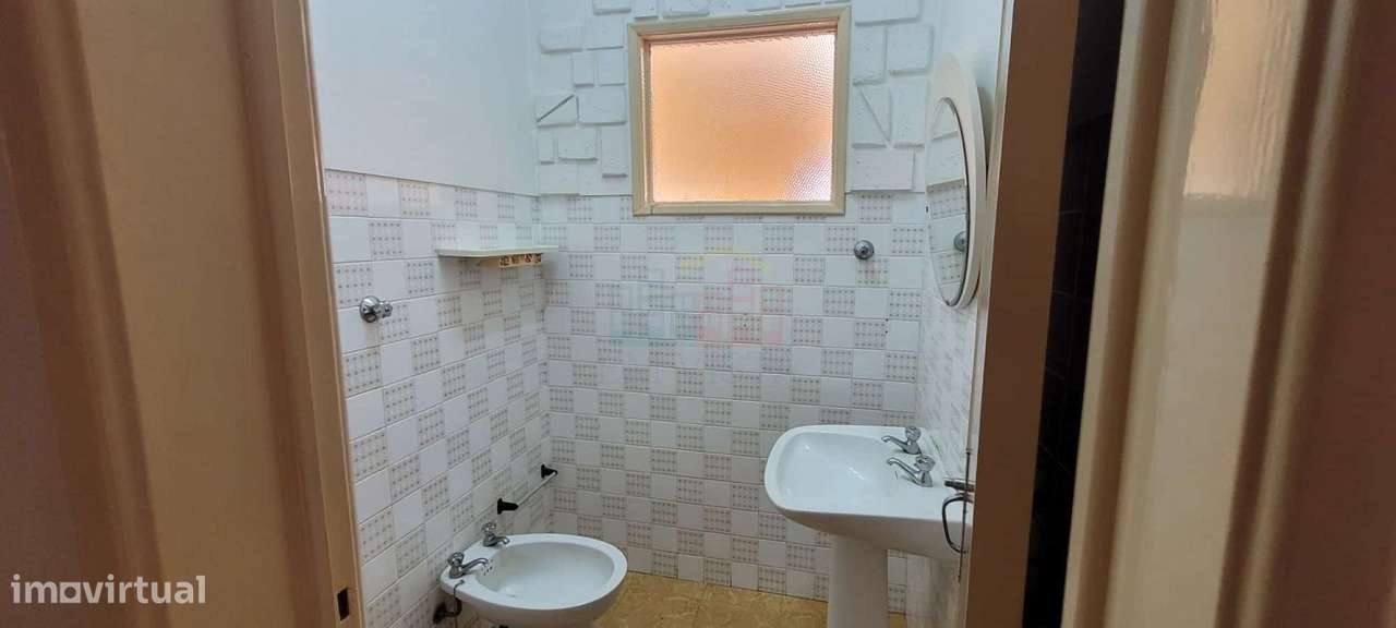 Centro Mem Martins - T4 para remodelação-40