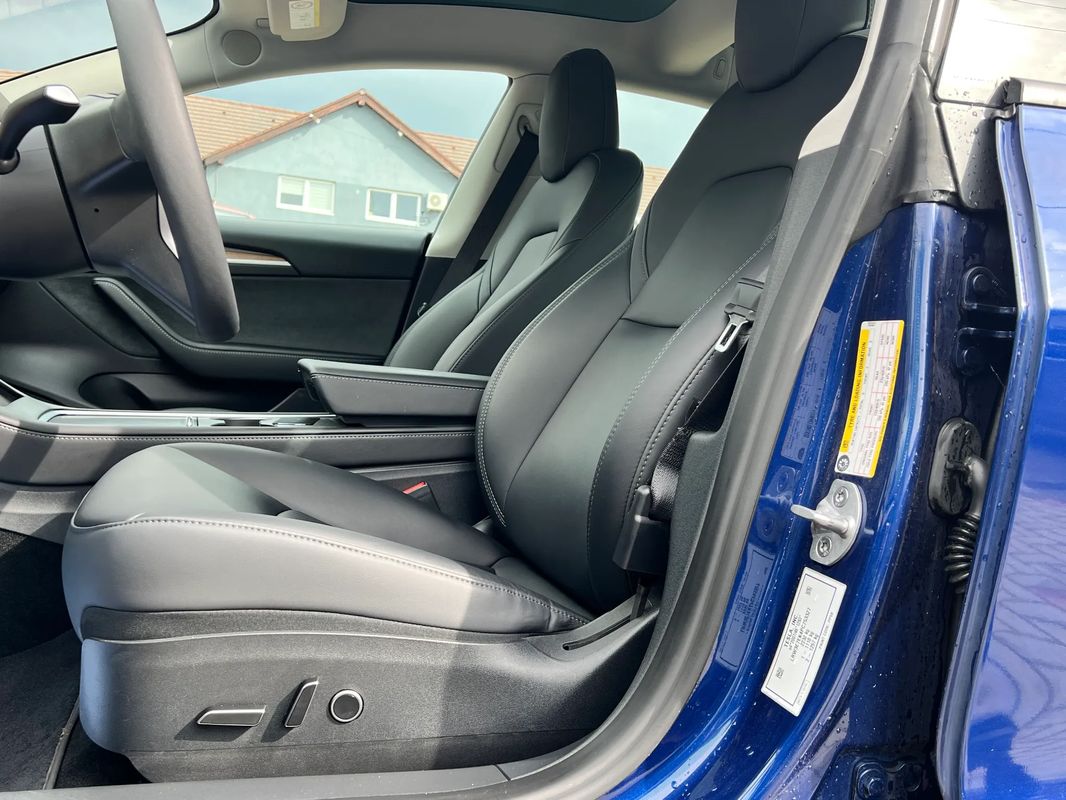 Tesla Model 3 Langstreckenbatterie Allradantrieb Dual Motor - 35