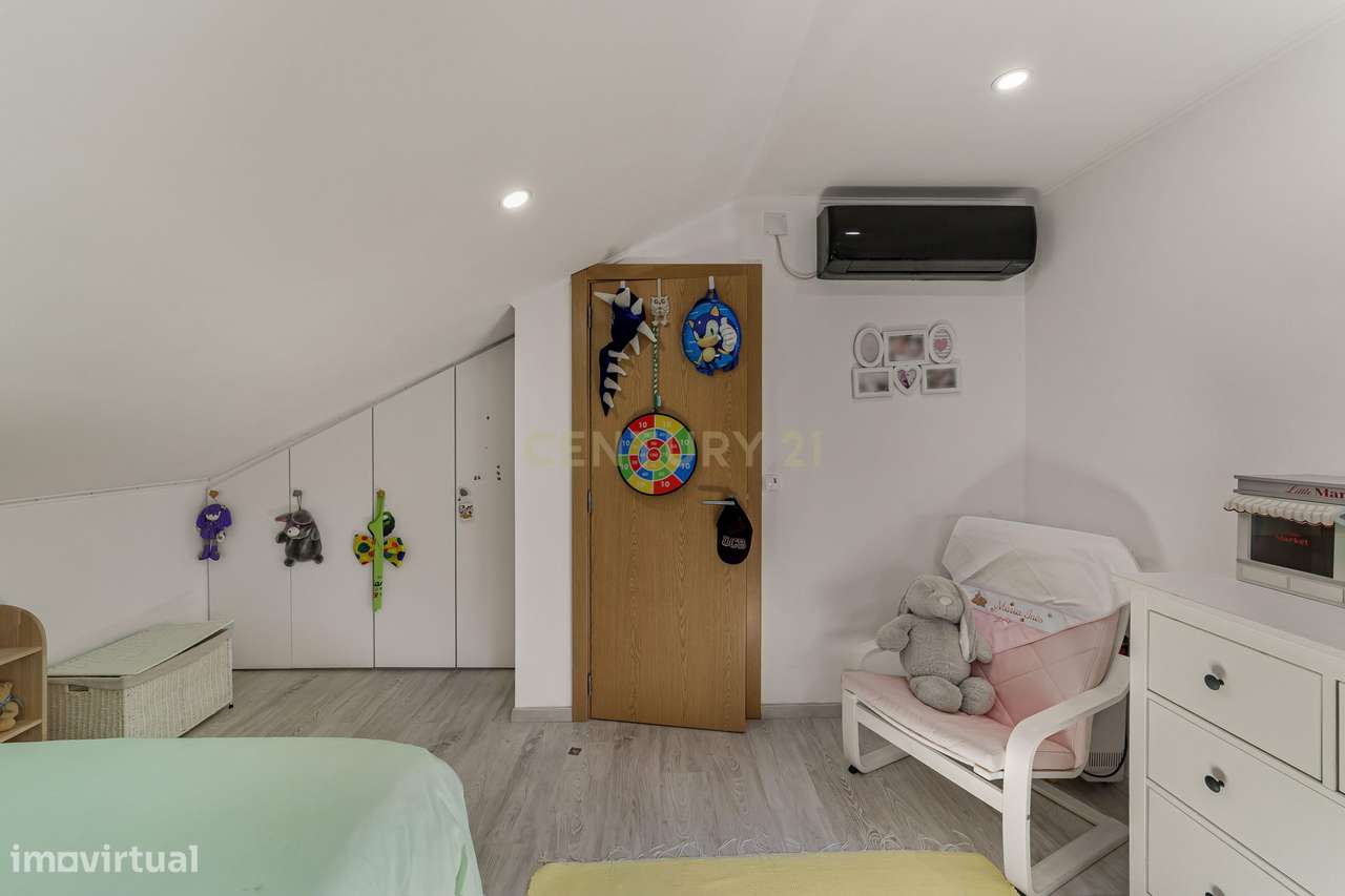 Moradia T3 isolada com garagem, Quinta do Conde-37