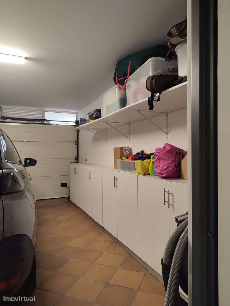 Moradia T4 (2 suites),cond. fechado, piscina, campo de jogos e ginásio-56