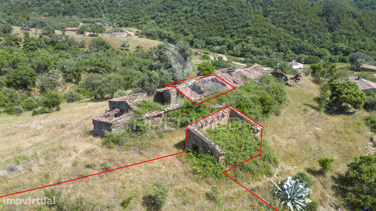 Quinta com 2,3000 ha e ruinas com 72 m2 a 11 Km de Odemira - Grande imagem: 4/19