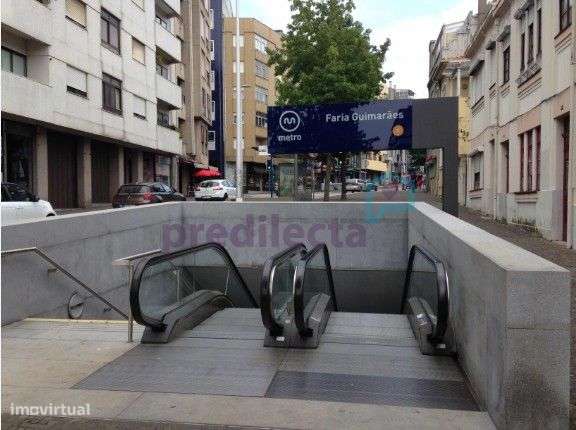 REF3621 - Loja - R. Faria Guimarães, Porto - Grande imagem: 4/10