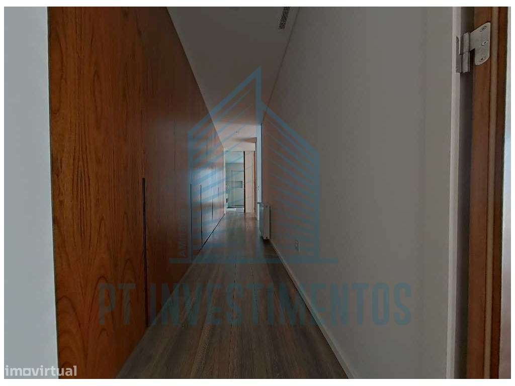 Moradia semi-nova T5+1 em Santa Joana - Aveiro-46