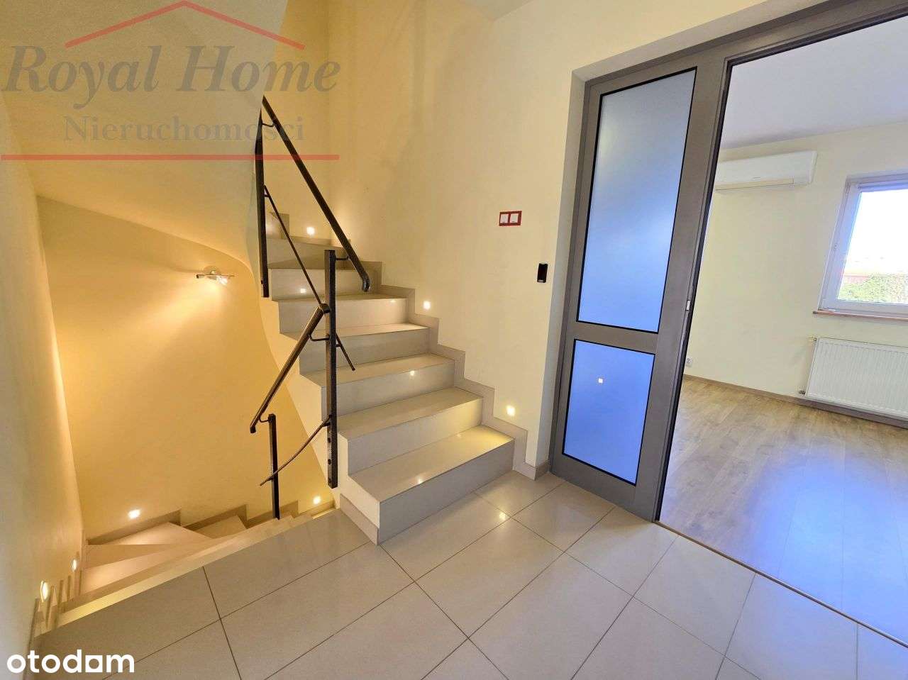 Przestronny, zadbany dom w zabudowie szeregowej.-16