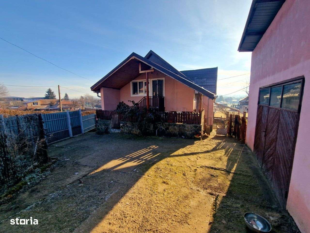 Casa in Sancrai singur in curte 2 garaje 771 arii teren la Principala - Imagine principală: 3/16