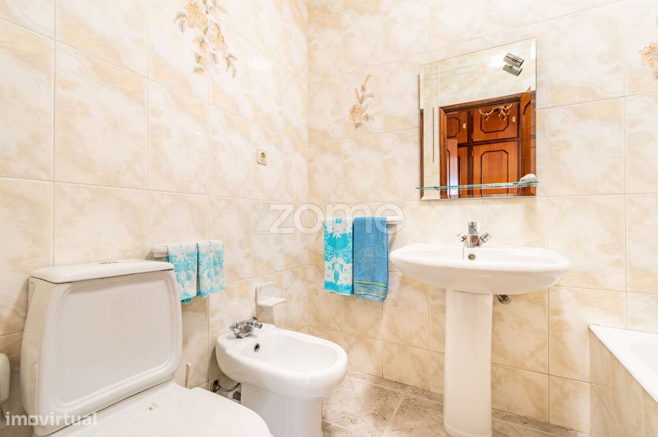 Moradia T4 c/ Loja Comercial - Grande imagem: 5/60