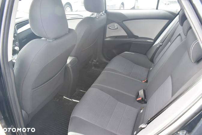 Toyota Avensis 2.0 D-4D Premium - 13
