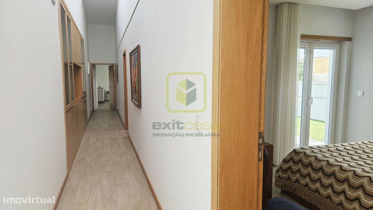 Moradia de Luxo a 5 Minutos da Praia da Barra-14