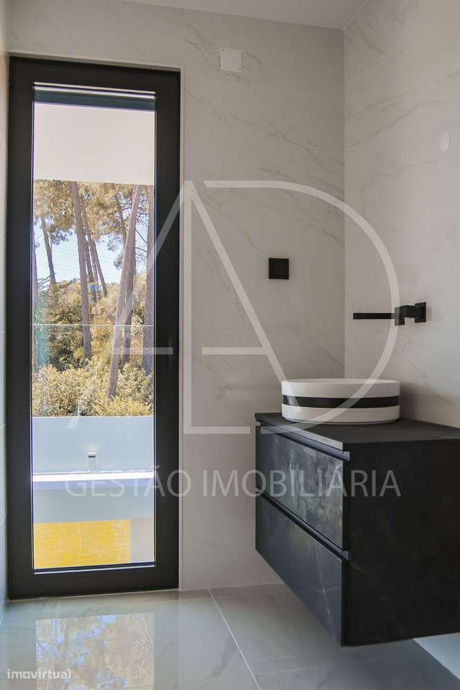 Moradia, 367 m², Corroios-8