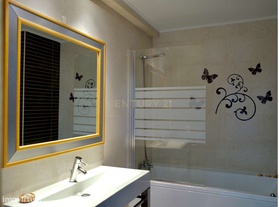 Apartamento Duplex T4 de Prestígio com Vista Rio | Alcochete-21