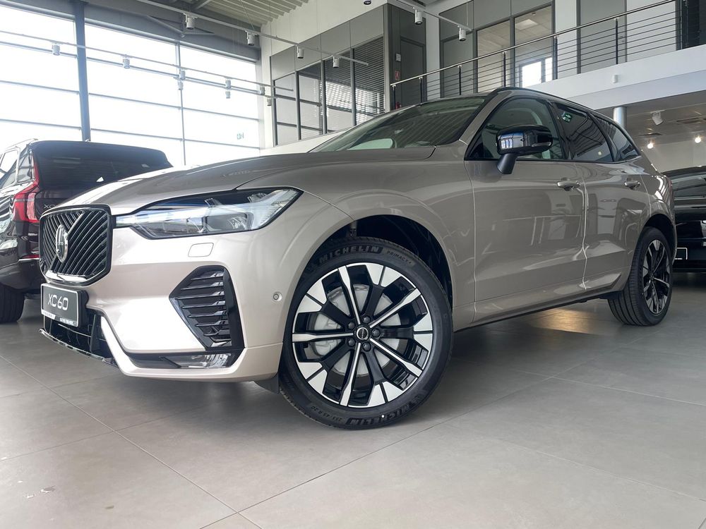 Volvo XC60 II [2017 - Prezent] B5 B AWD Ultra Dark 2026