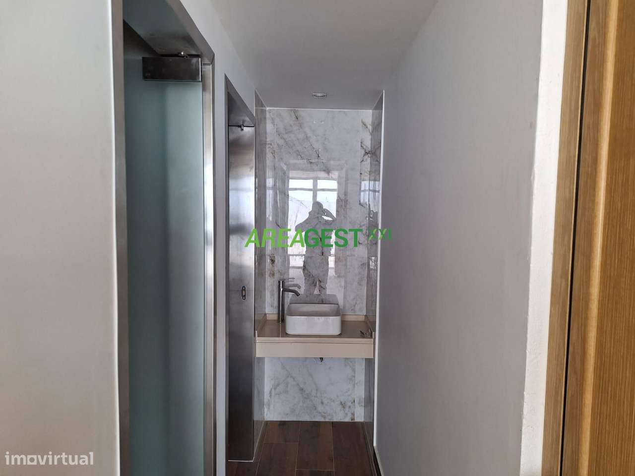 Loja para Venda com rendimento, localizada em Ericeira-7