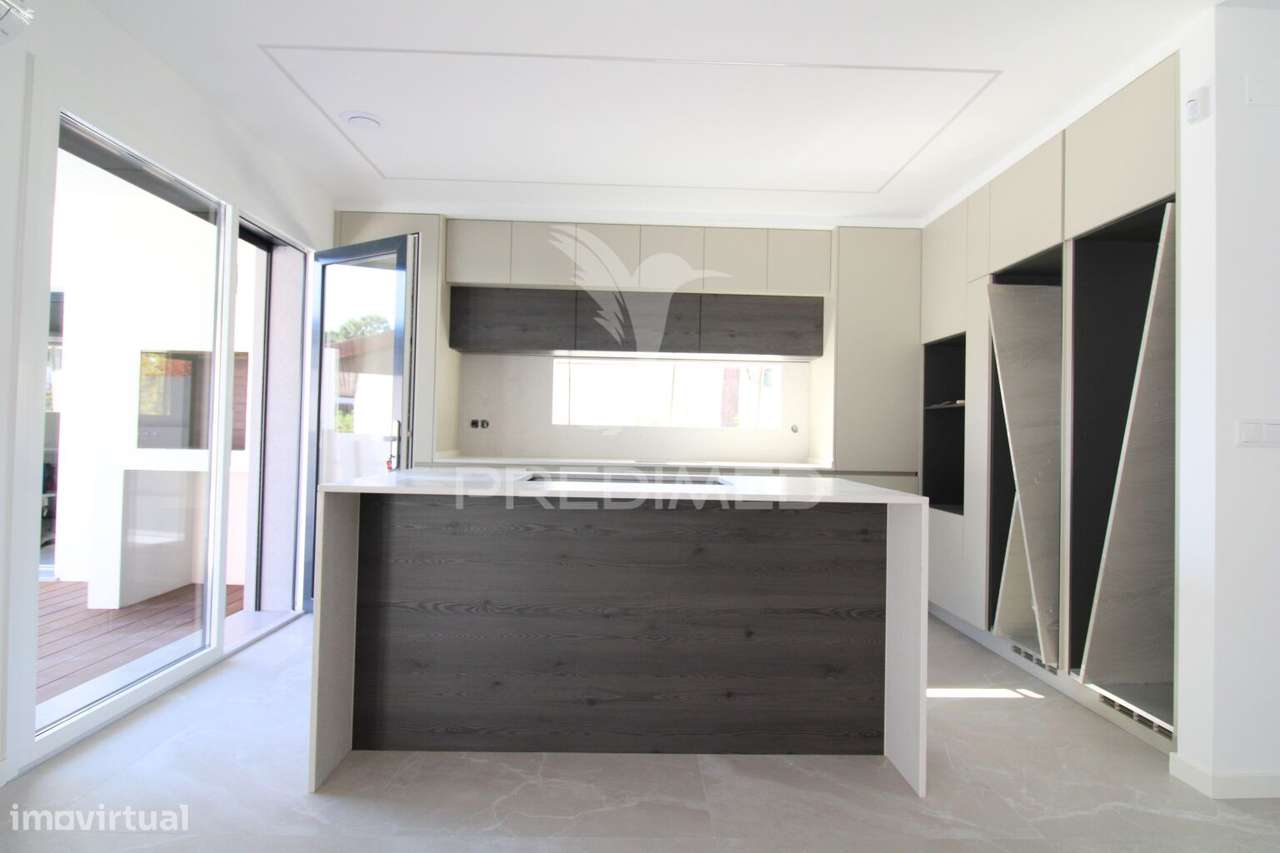 Moradia T4, 3 Suites Aroeira - Grande imagem: 5/25