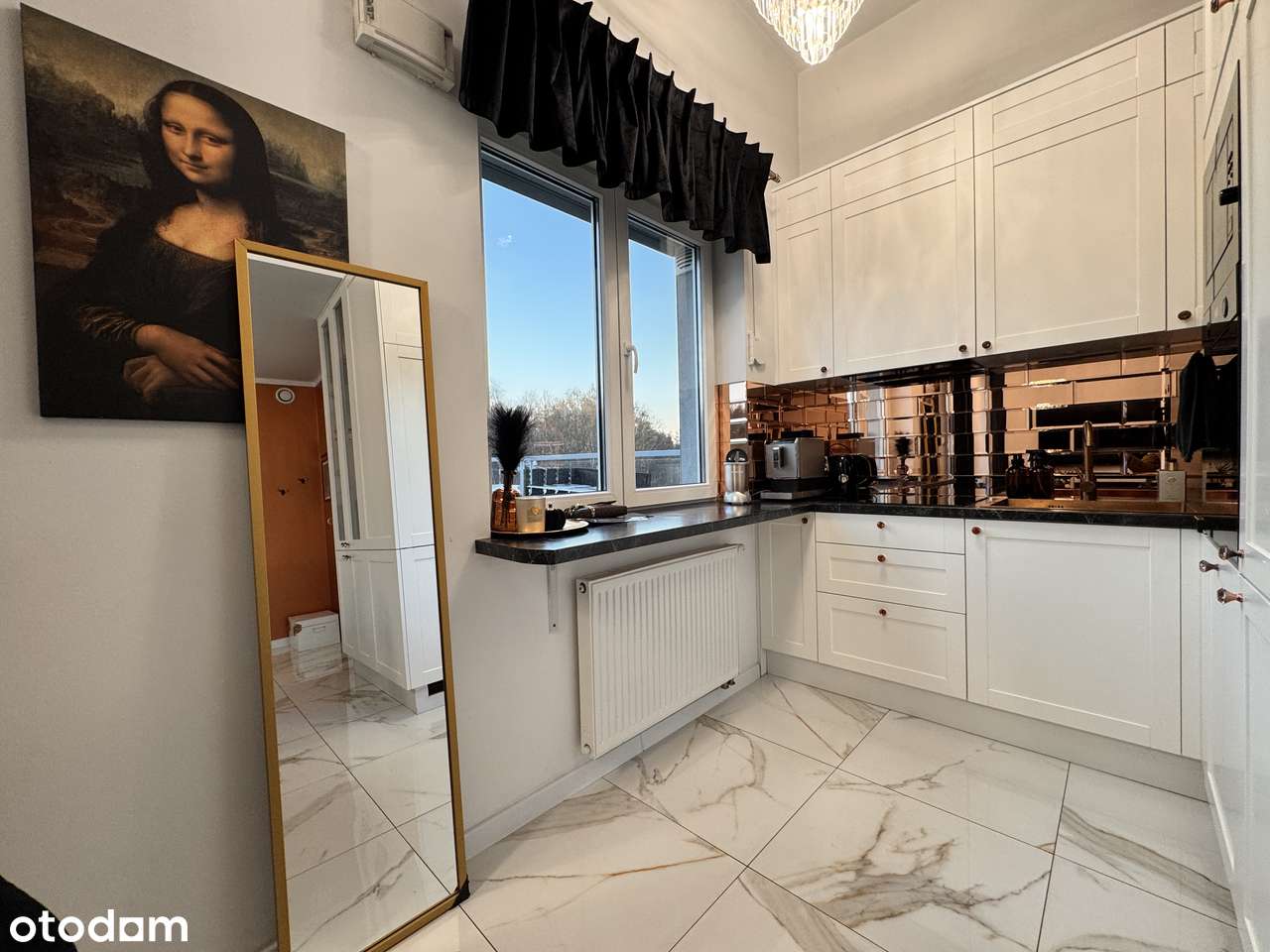 Wspaniałe mieszkanie na popularnych 4 Wieżach! Do wejścia! Idealne!-3