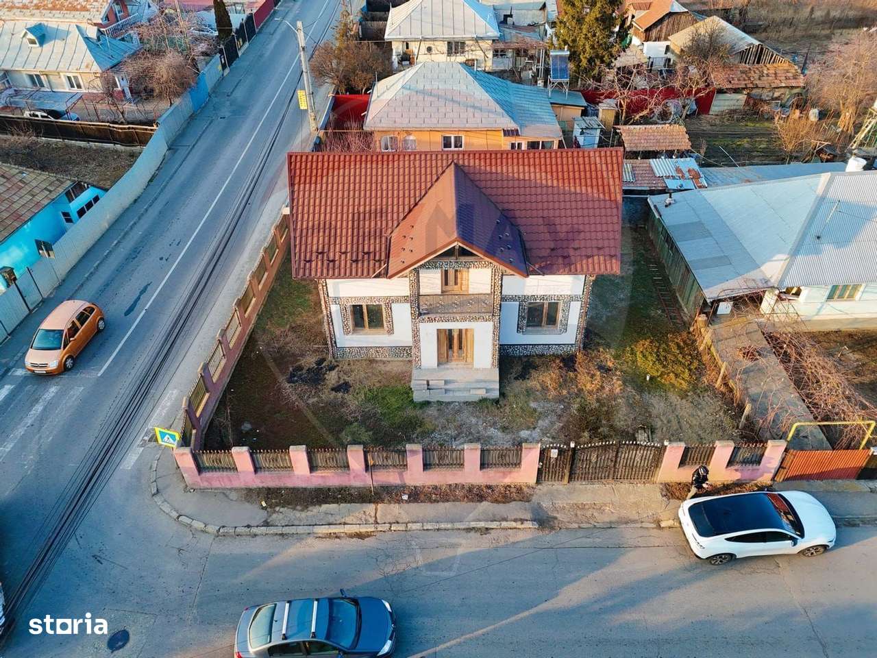 Casă P+M de vânzare - zona Izvoare, Ideală pentru business/locuit - Imagine principală: 2/20