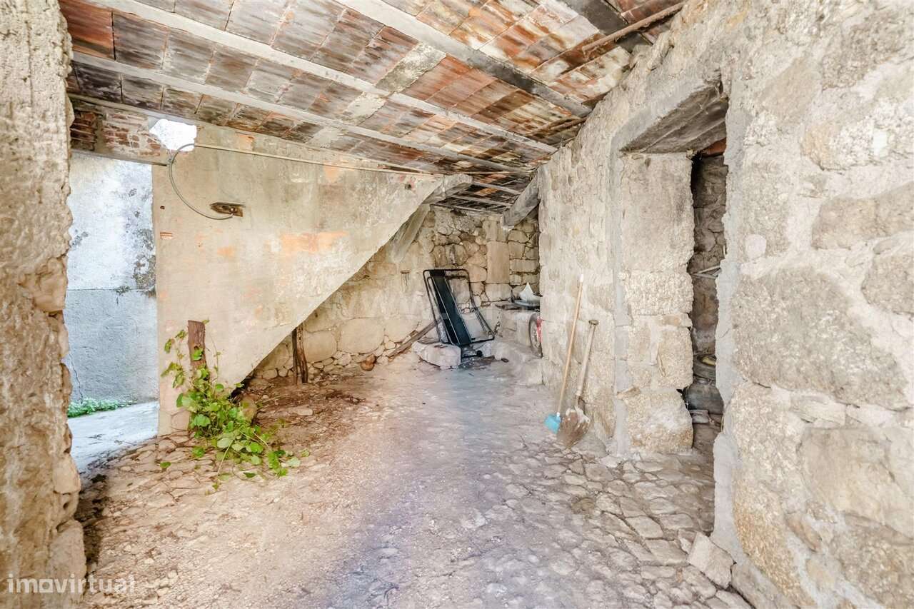 Moradia Geminada T2 / Covilhã, Ferro-3
