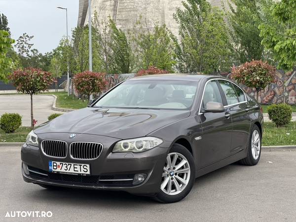 BMW Seria 5 520d Aut. Luxury Line - 1