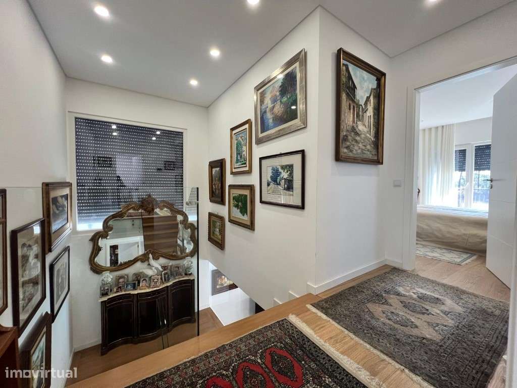 Moradia Isolada T4 Com piscina-5