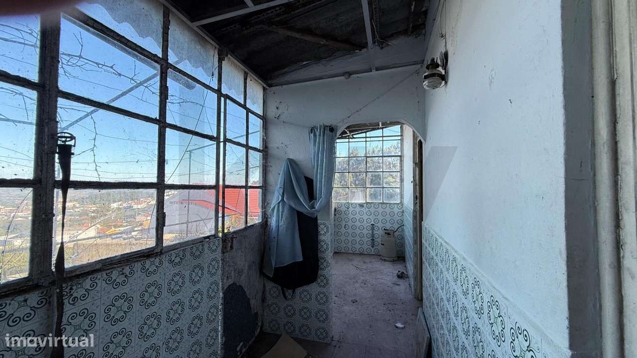 Moradia para reconstrução | Terreno 1.506 m2 | Vista campo | Periferia-27