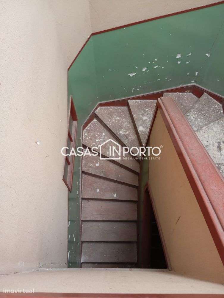 Prédio com Projecto Aprovado no Coração do Porto - Grande imagem: 4/36