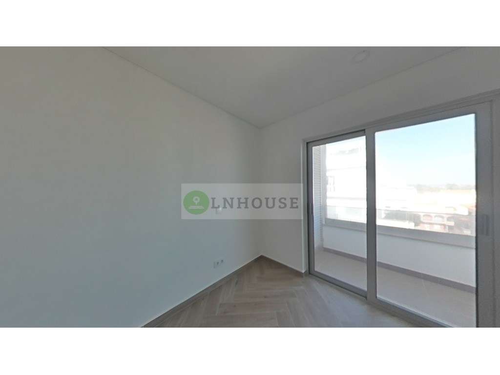 Apartamento de tipologia T1 novo a 250 m da praia de Monte Gordo.-35