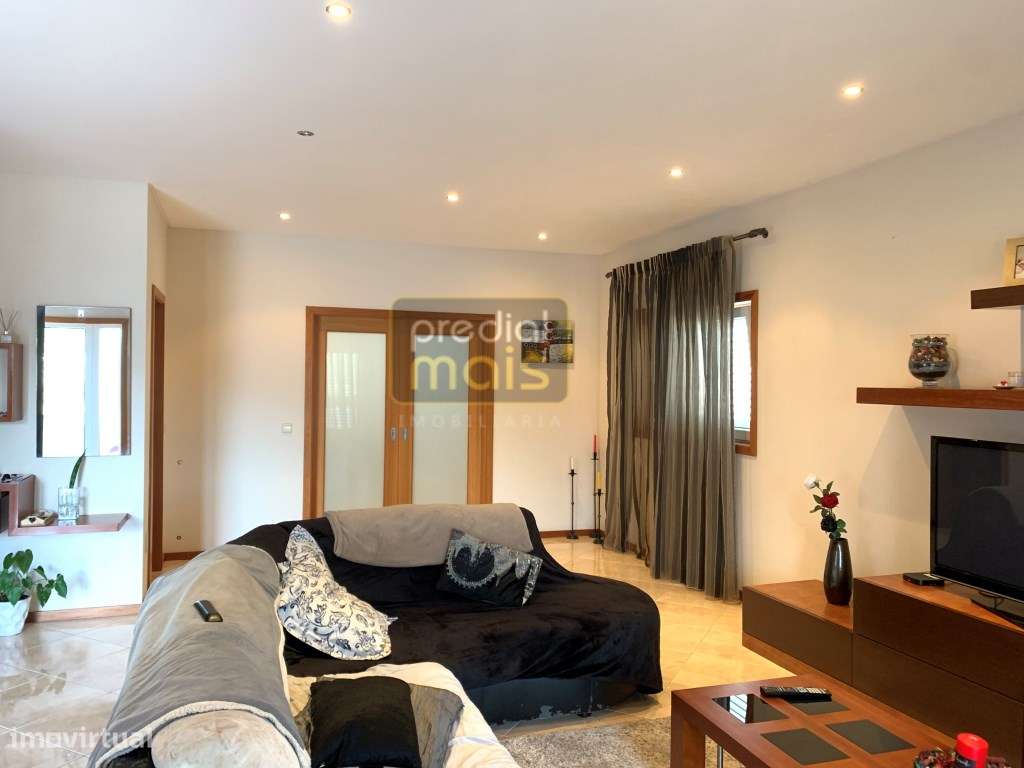 MORADIA T3+1 c/ Nova-4