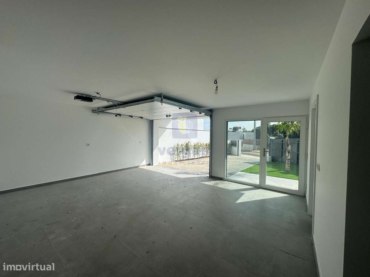 Moradia T4 C/ Piscina -  Bairro Primavera-24