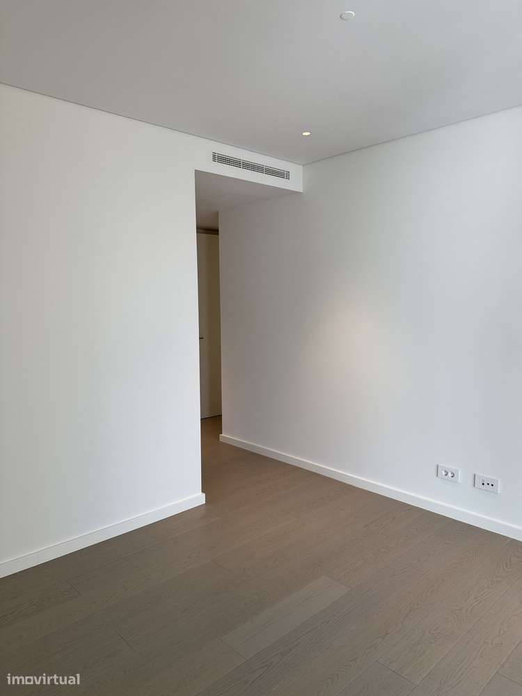 Exclusivo T4 no Prata Riverside Village-20