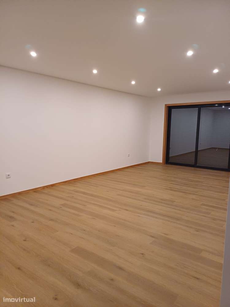 Fabuloso T3, Novo com Box Rio Tinto-4