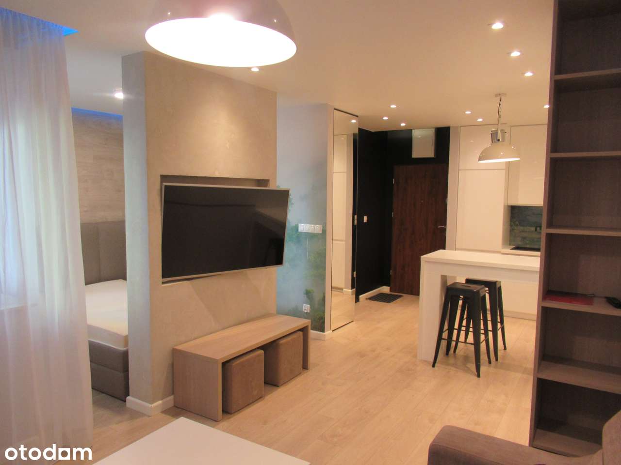 Komfortowy apartament 36m2 z klimatyzacją , garażem, balkonem/centrum
