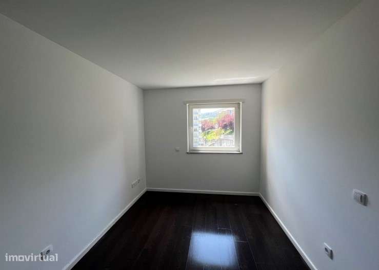 Apartamento em Covilhã, Santa Maria - Grande imagem: 3/8