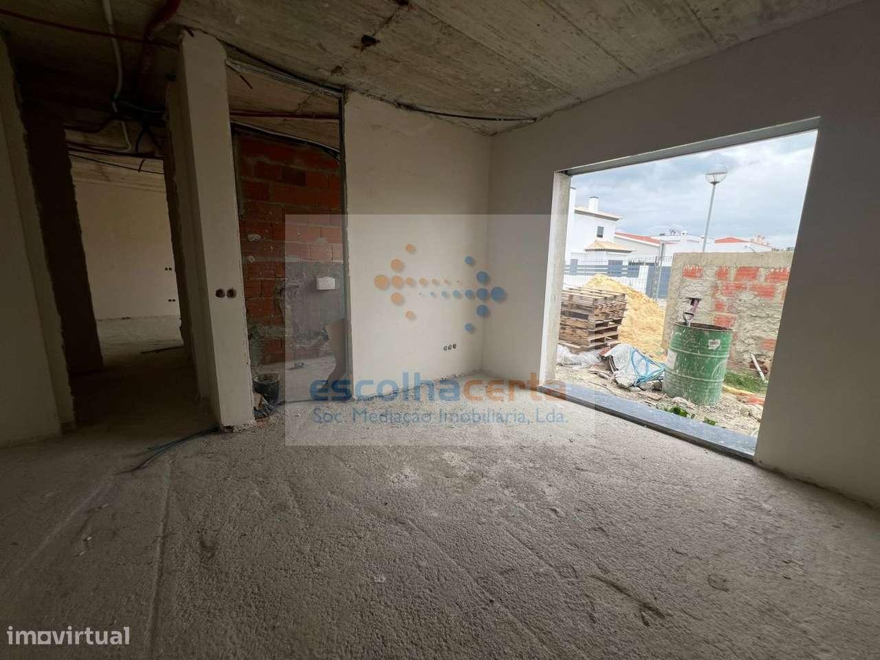 Moradia T5 C/ Piscina-21