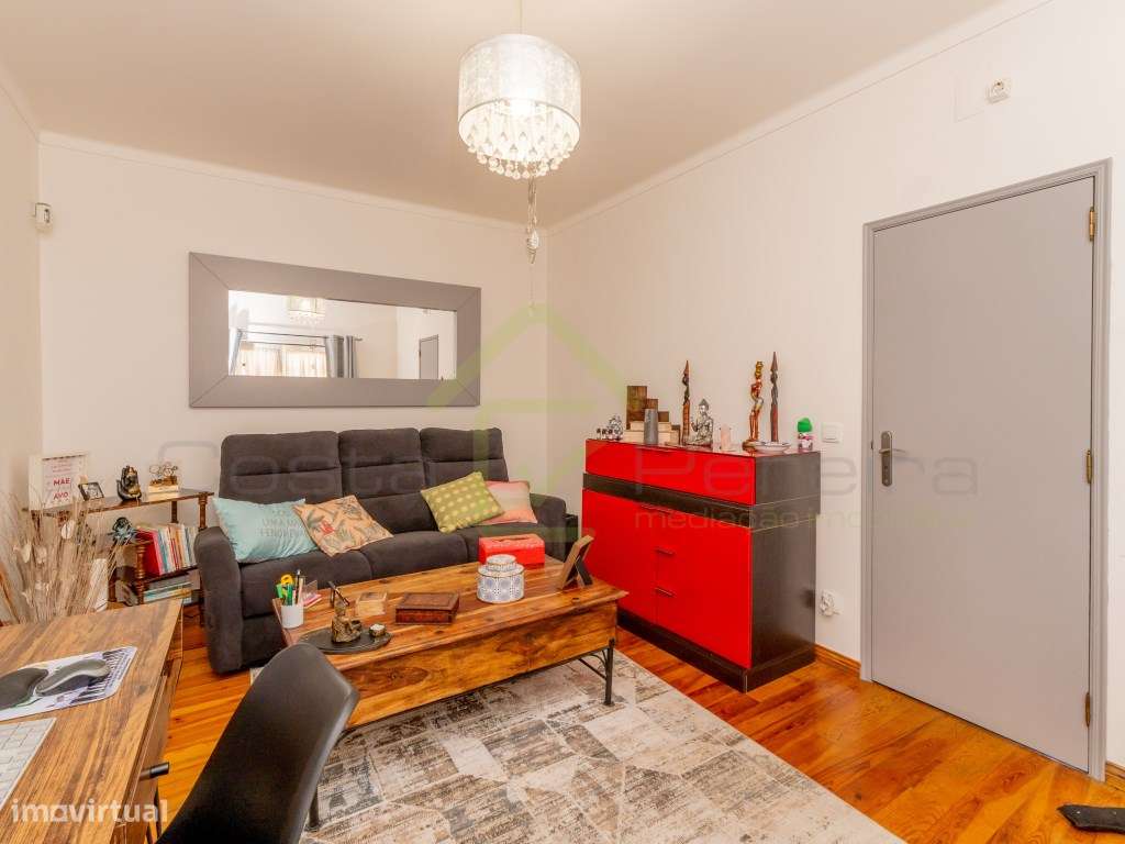 Quintinha com piscina inserida em terreno com 2950 m2-39