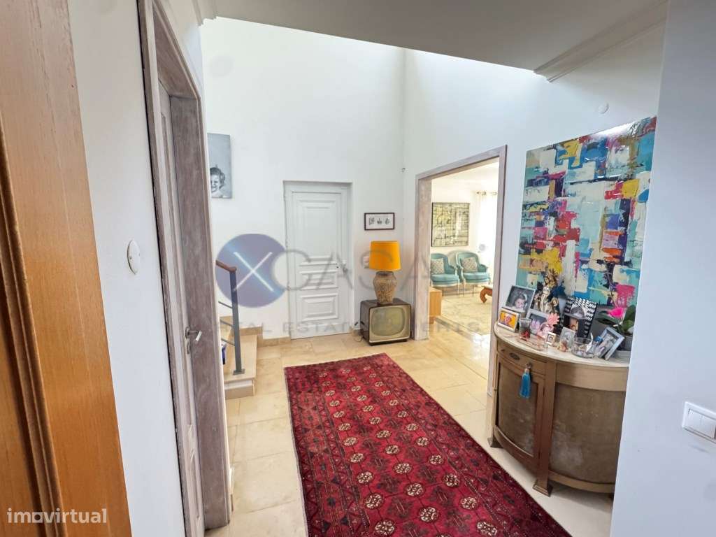 single-family residential building, with a T6 layout, comprising gr...-22