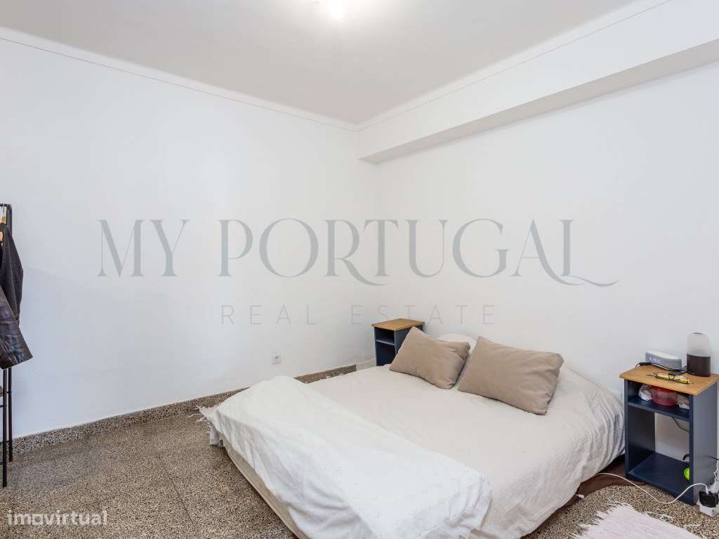 Apartamento T1 + 1 com logradouro e garagem no Coração de Bicesse -... - Grande imagem: 3/31