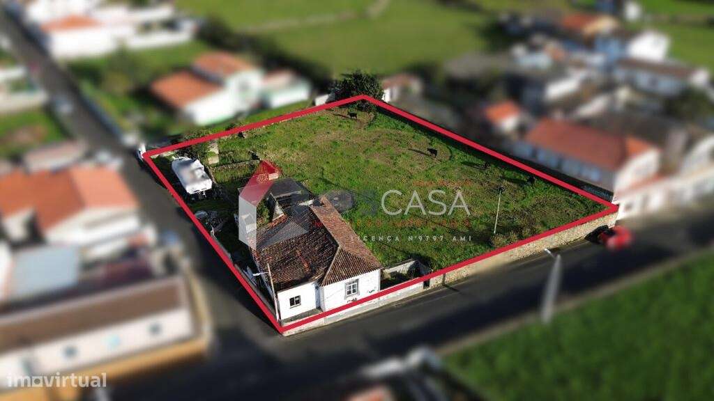 Conjunto de dois prédios urbanos com elevado potencial – Venda exclusi-17