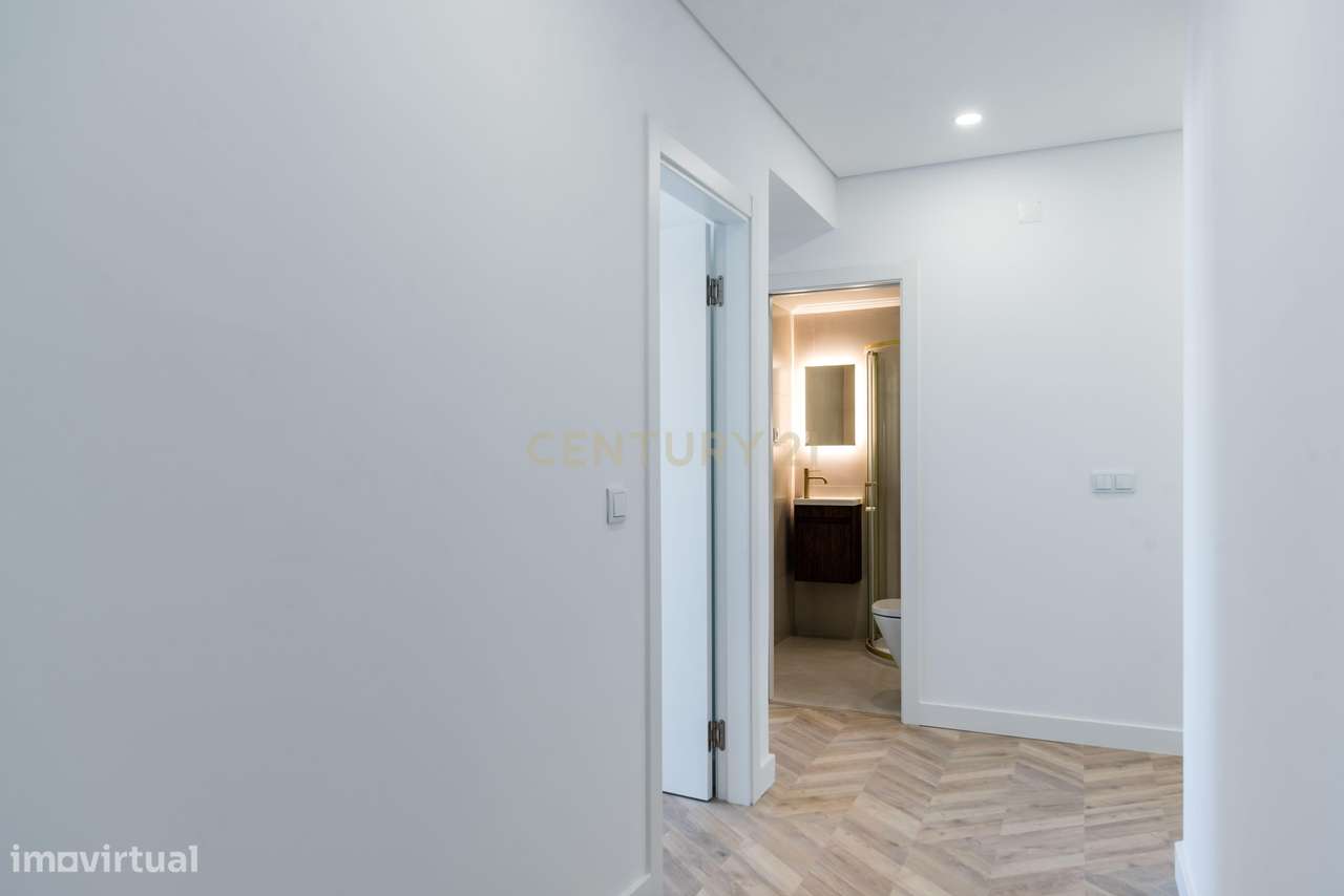 Apartamento T3 Totalmente Remodelado – Cova da Piedade, Almada-19