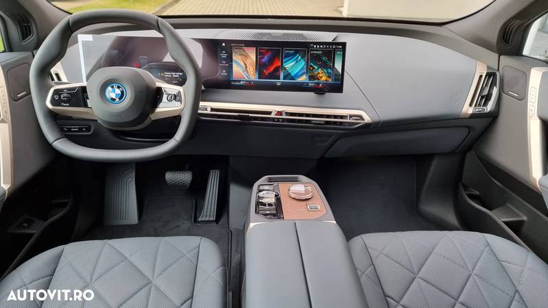 BMW iX xDrive40 - 8