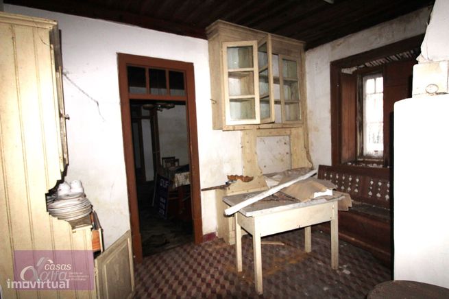 Moradia para reconstruir com terreno em Coimbrão-7