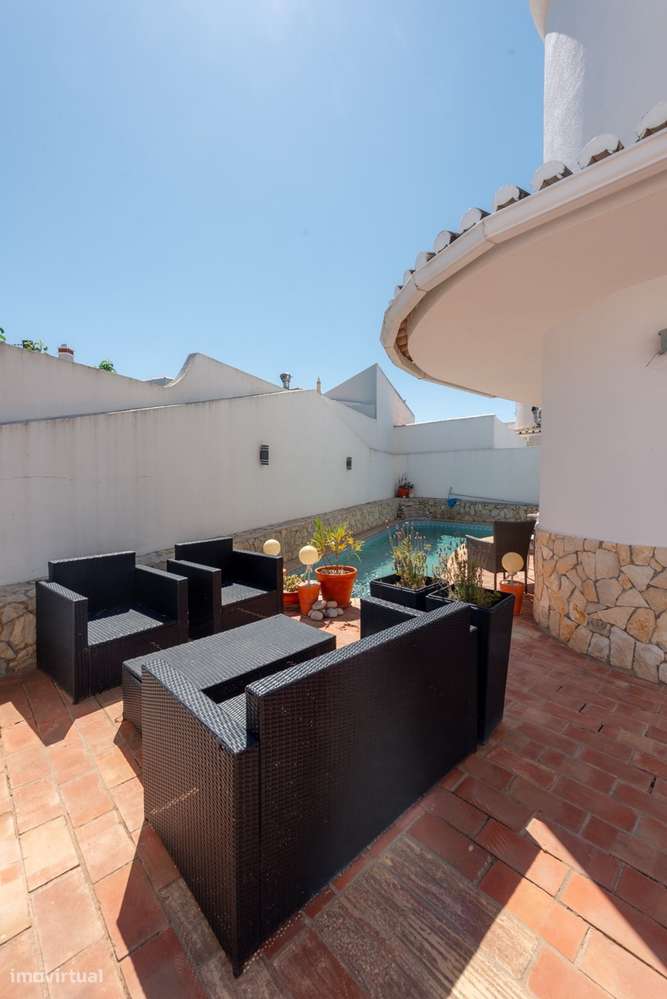 Villa de 4 quartos com personalidade e piscina em Almádena-28