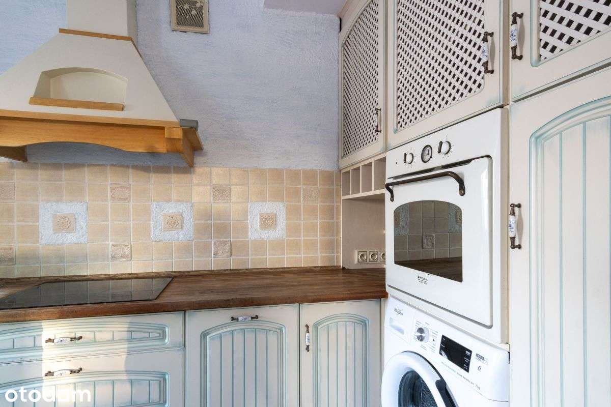 Mieszkanie na poddaszu z balkonem + m. postojowym!-3