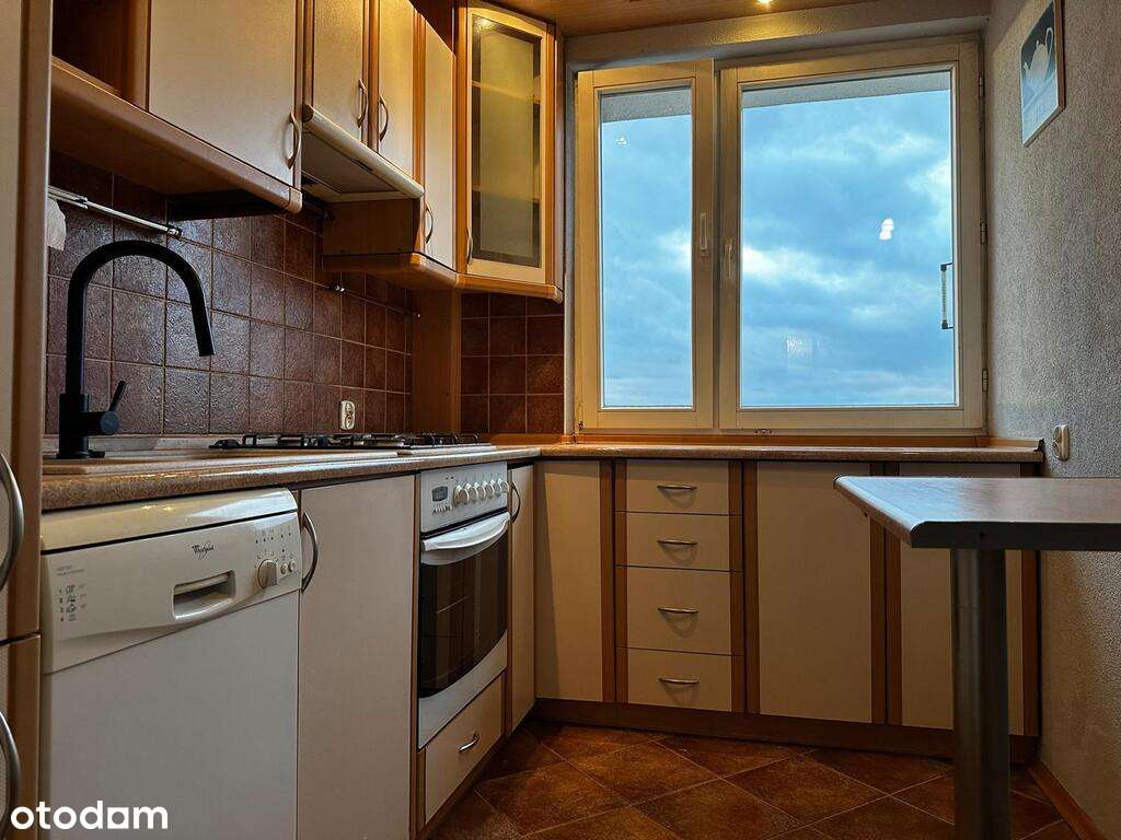 Na sprzedaż mieszkanie 67,5 m2 do odświeżenia-1