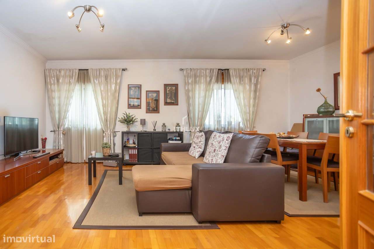 Apartamento T2 em Miraflores em Condomínio fechado - Grande imagem: 3/47