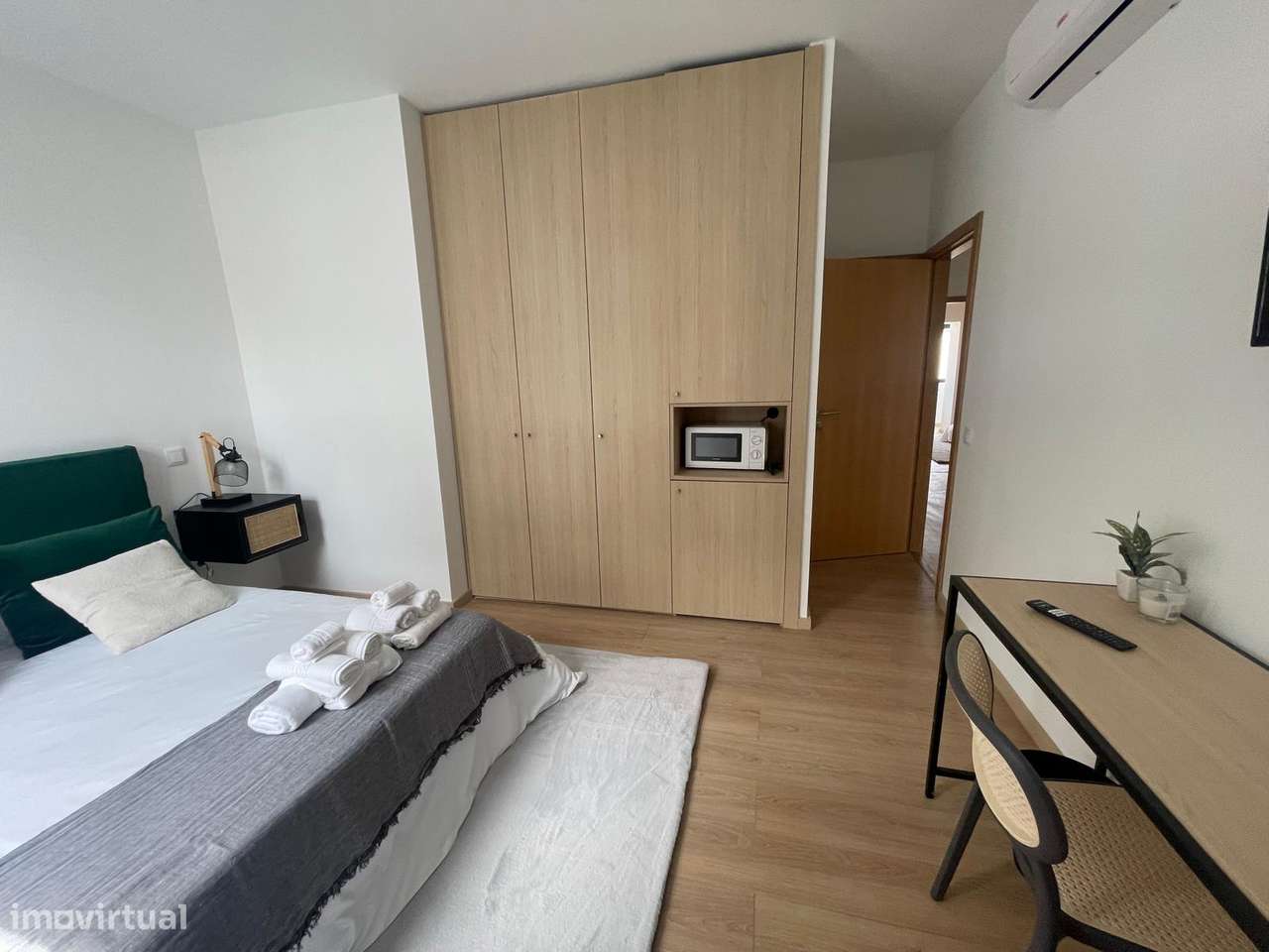 Arrenda-se excelente quanto junto à Rotunda do Marquês no Porto - Grande imagem: 4/9