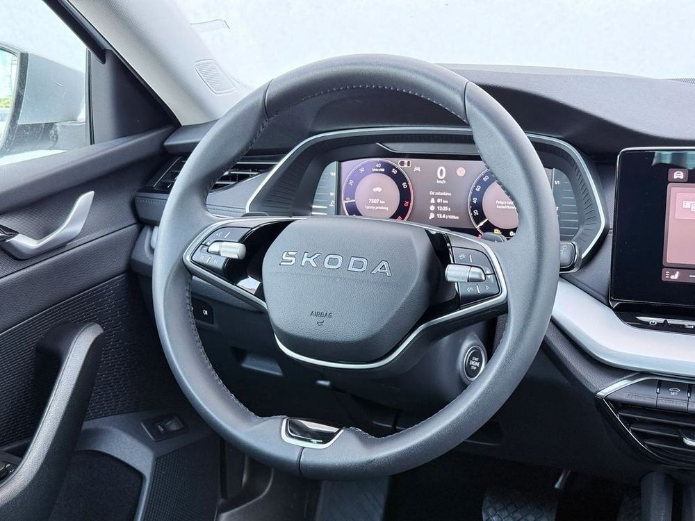 Skoda Octavia 1.5 TSI MHEV Selection DSG 2024 — zdjęcie 3