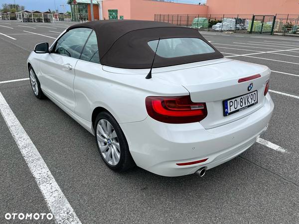BMW Seria 2 220i Advantage - 11