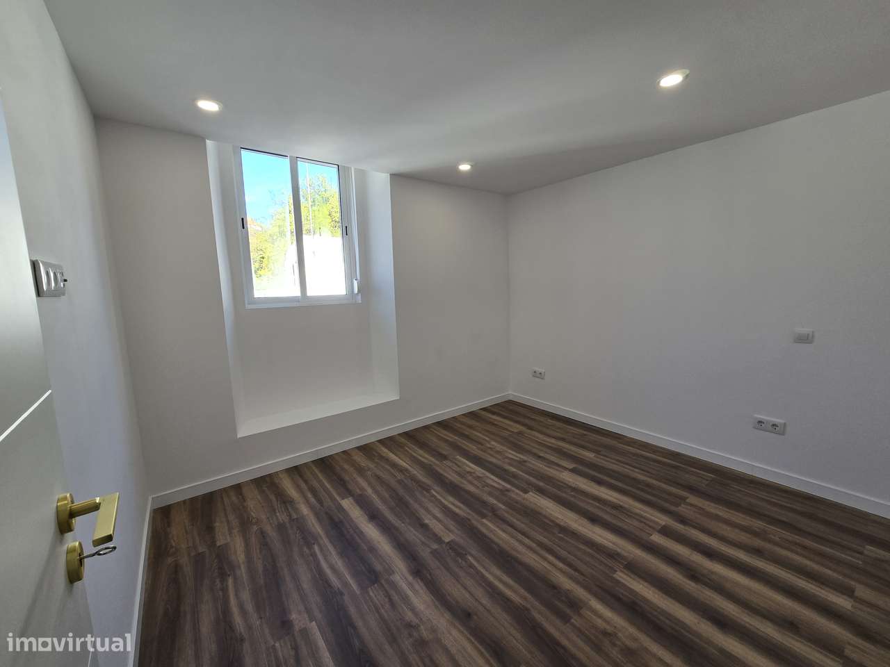 Fantástica Moradia T2 Totalmente Renovada na Zona Histórica de Palmela-17