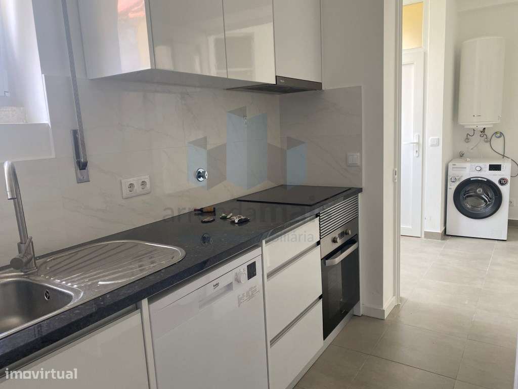 Arrenda-se Apartamento T3, Totalmente remodelado, com cozinha equip... - Grande imagem: 3/20